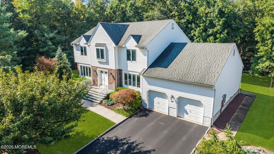 House in Manalapan Township, New Jersey, United States 2 - 18903176