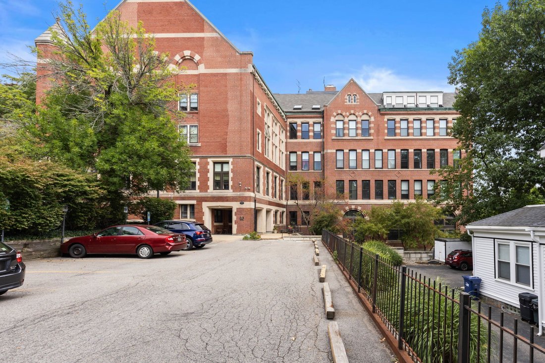 Condo in Boston, Massachusetts, United States 2 - 18903689