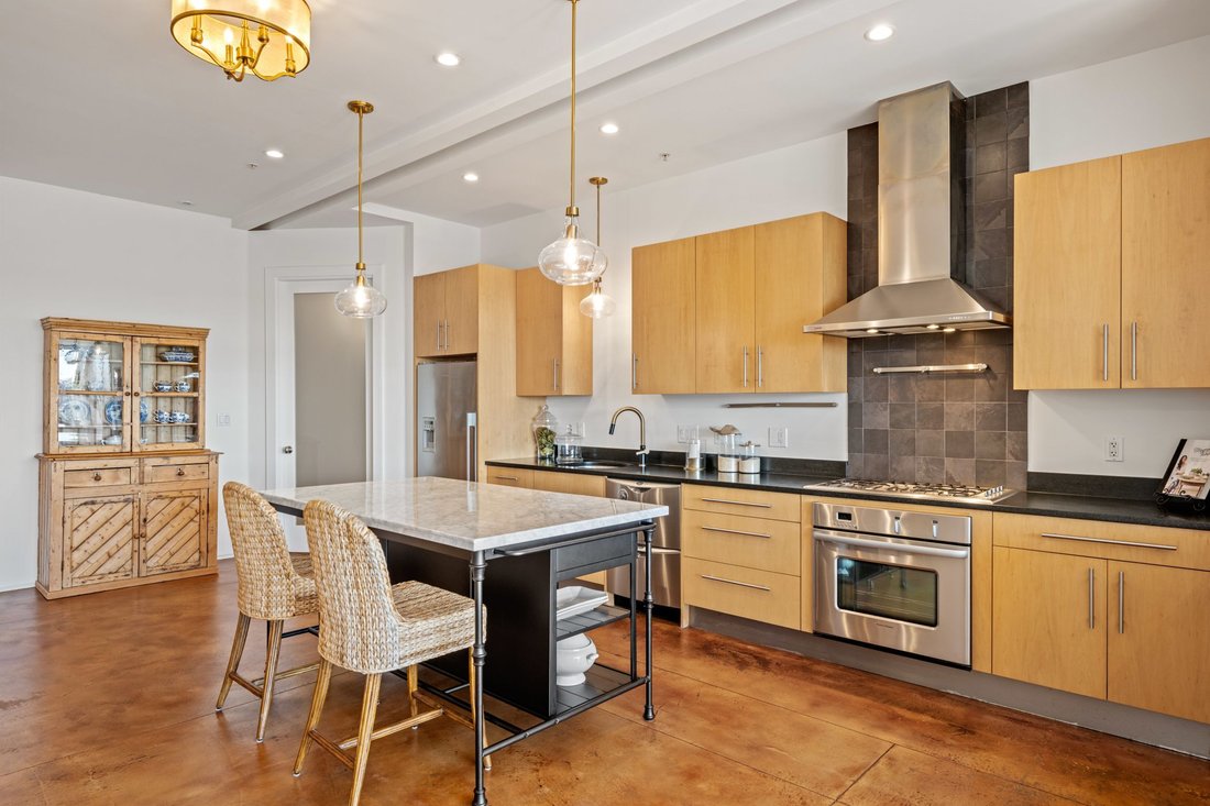 Condo in Boston, Massachusetts, United States 4 - 18903736
