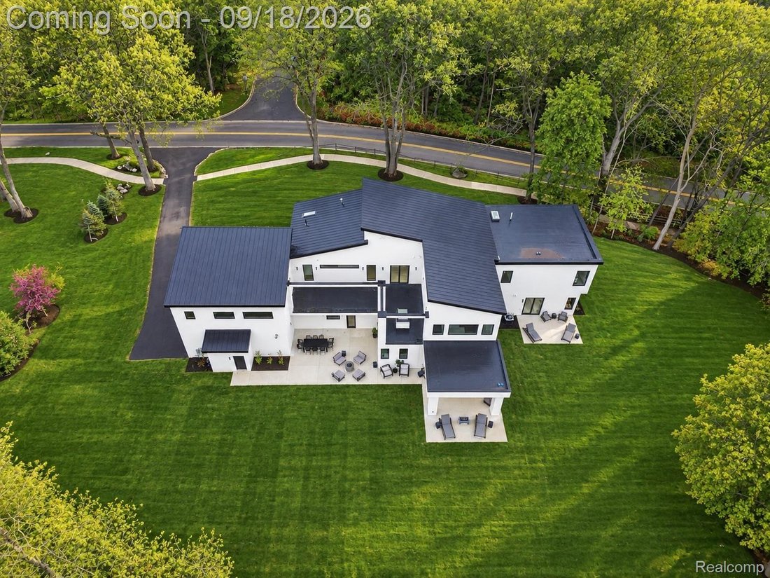 House in Farmington Hills, Michigan, United States 2 - 18903207
