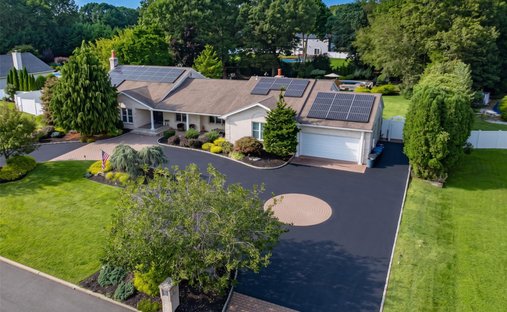 House in Saint James, New York, United States 1