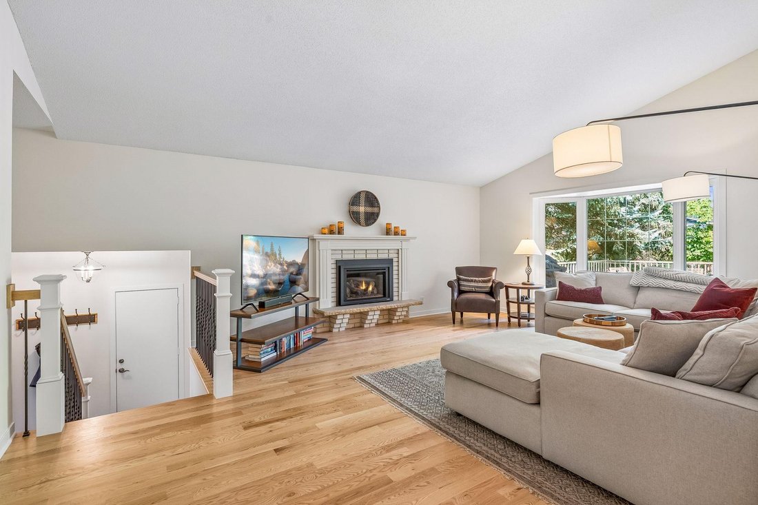 House in Edina, Minnesota, United States 2 - 18903199