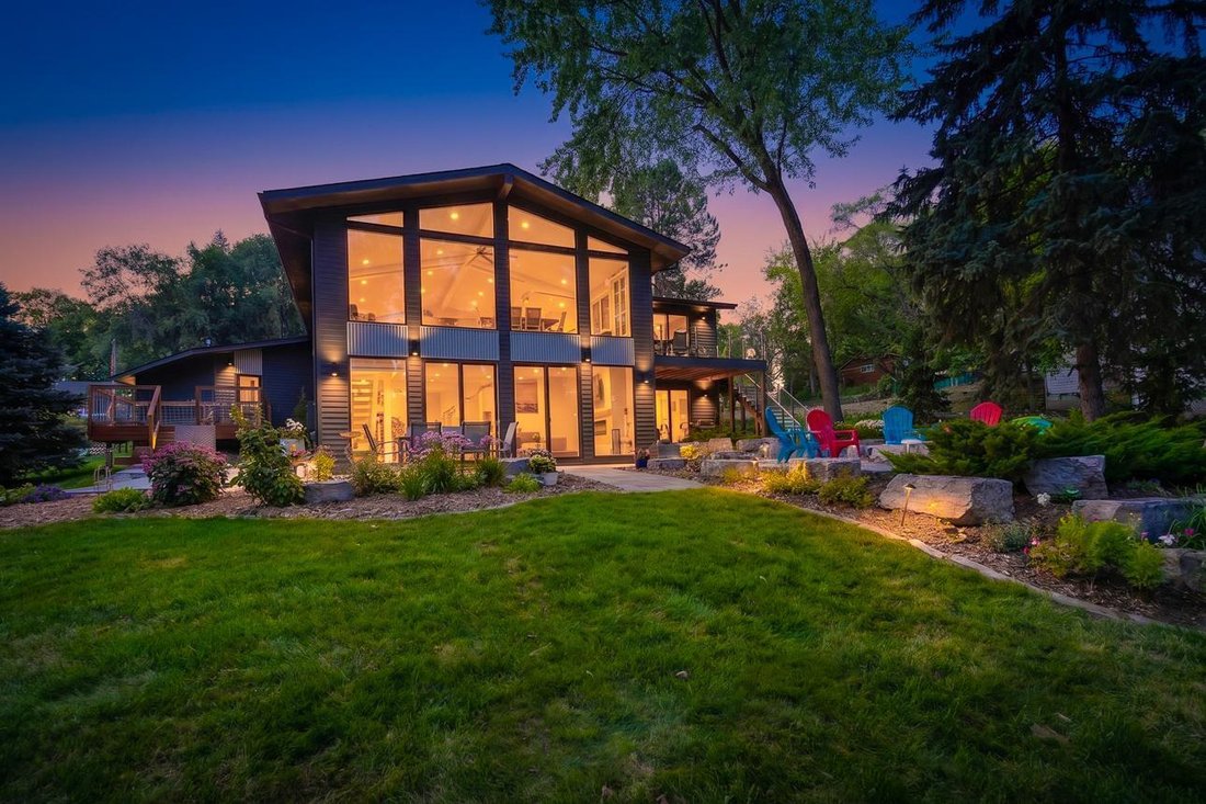 House in Roseville, Minnesota, United States 2 - 18903162