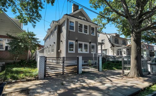 House in New York, New York, United States 1
