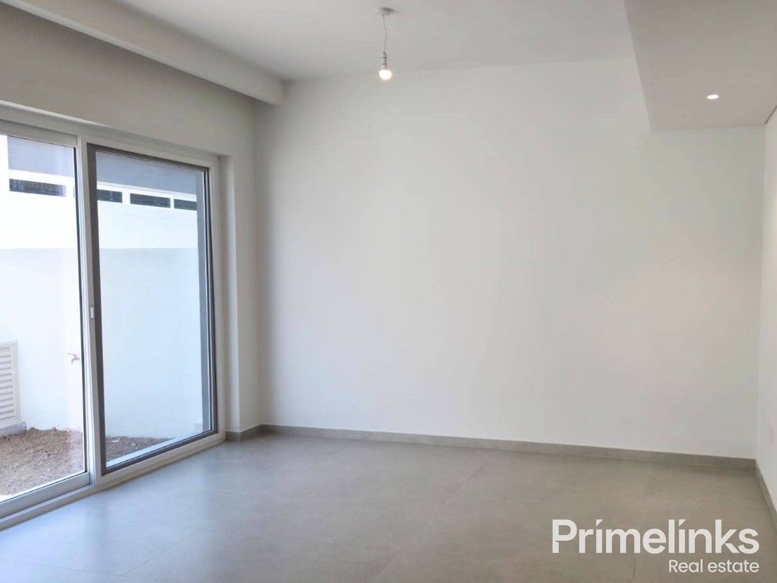 Townhouse in Damac Hills 2, Dubai, United Arab Emirates 2 - 18640398
