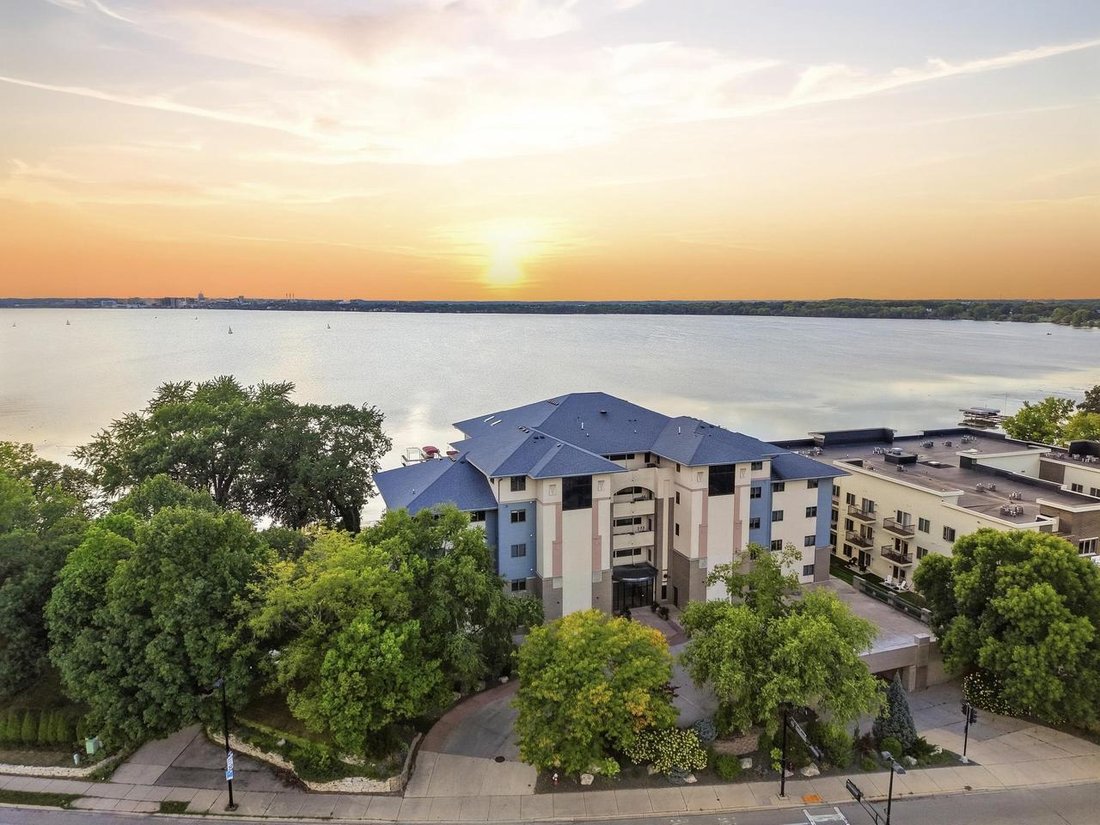 Condo in Monona, Wisconsin, United States 1 - 18829135