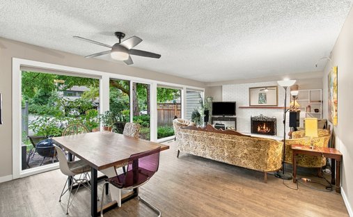 Townhouse in North Vancouver, British Columbia, Canada 1