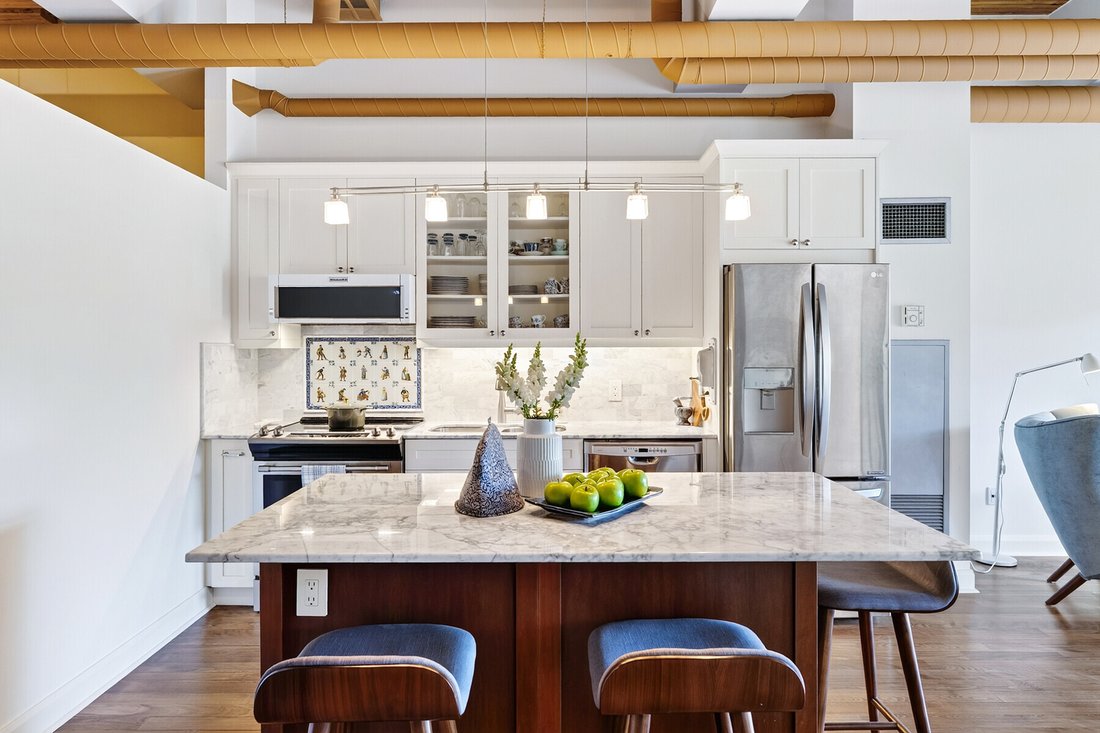 Condo in Toronto, Ontario, Canada 5 - 18903710