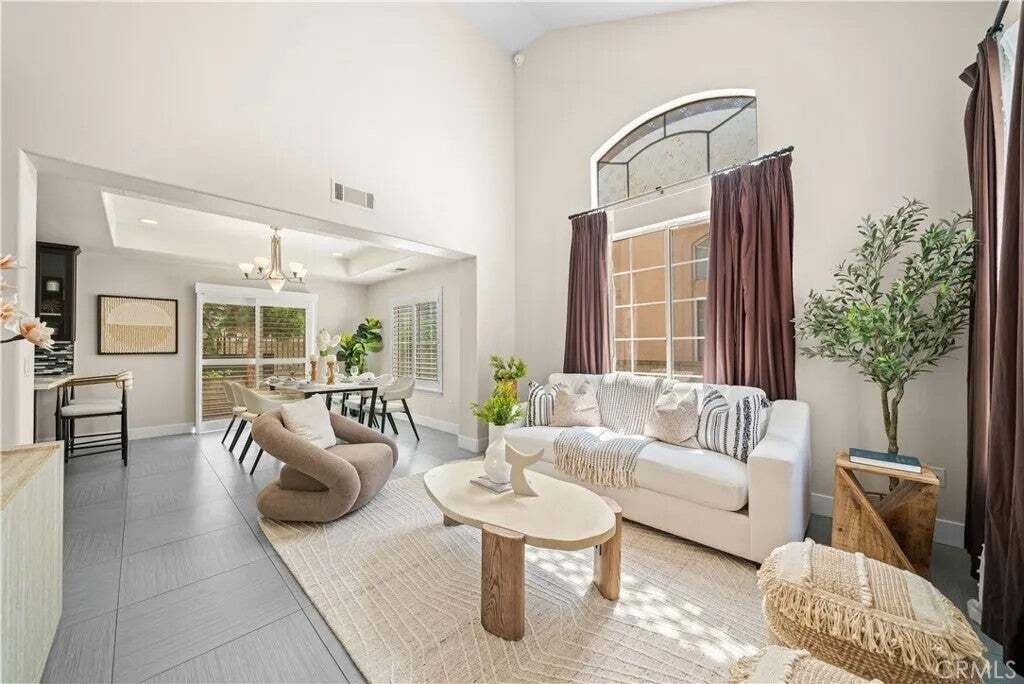 Condo in Monterey Park, California, United States 1 - 18902994