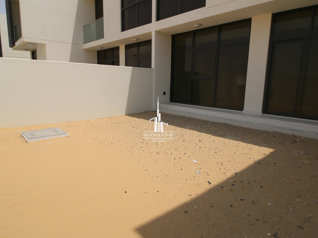 Villa in Damac Hills 2, Dubai, United Arab Emirates 4 - 18903664