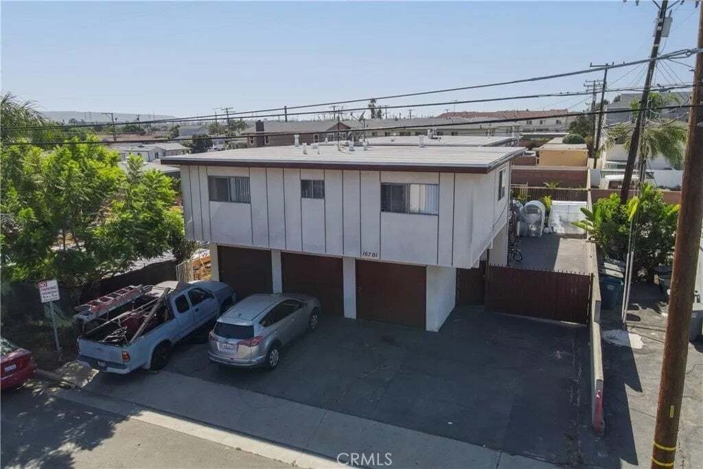 Gardena, California, United States 2 - 18903056