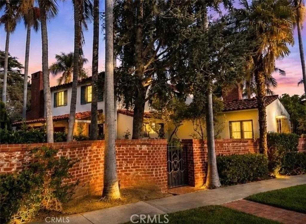 House in Signal Hill, California, United States 1 - 18903022