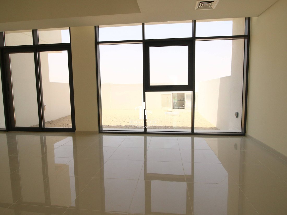 Villa in Damac Hills 2, Dubai, United Arab Emirates 1 - 18903664
