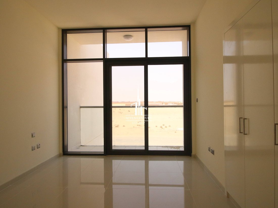 Villa in Damac Hills 2, Dubai, United Arab Emirates 2 - 18903716