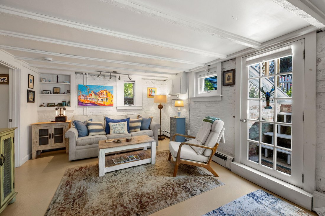 Condo in Provincetown, Massachusetts, United States 1 - 18903680