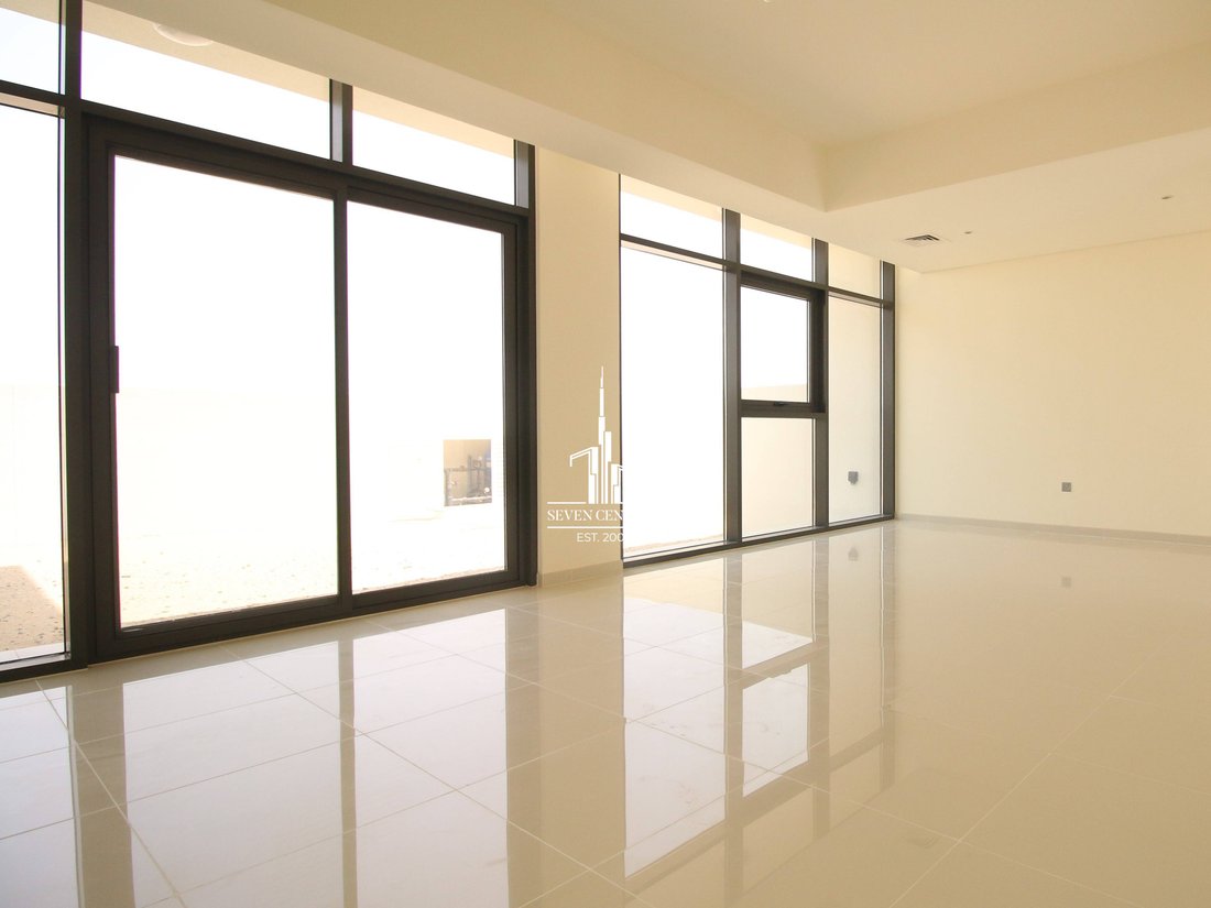 Villa in Damac Hills 2, Dubai, United Arab Emirates 3 - 18903664