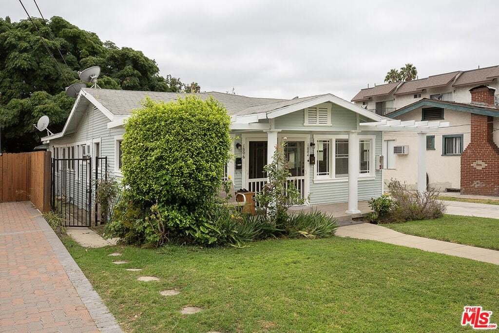 Glendale, California, United States 2 - 18902787