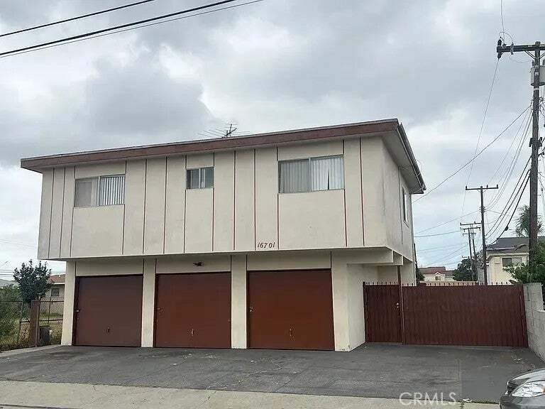 Gardena, California, United States 1 - 18903056