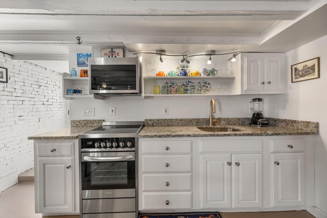 Condo in Provincetown, Massachusetts, United States 5 - 18903680