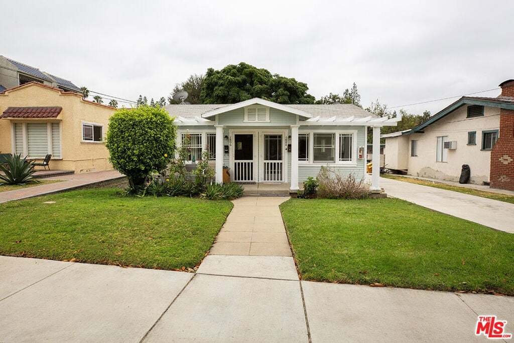 Glendale, California, United States 1 - 18902787
