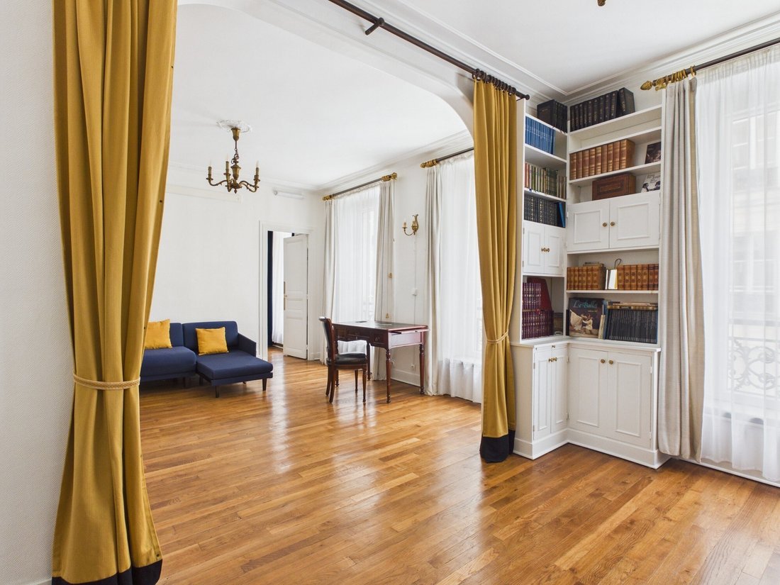 Apartment in La Fourche-Guy Môquet, Paris 17e Arrondissement, Paris 1 - 18903700