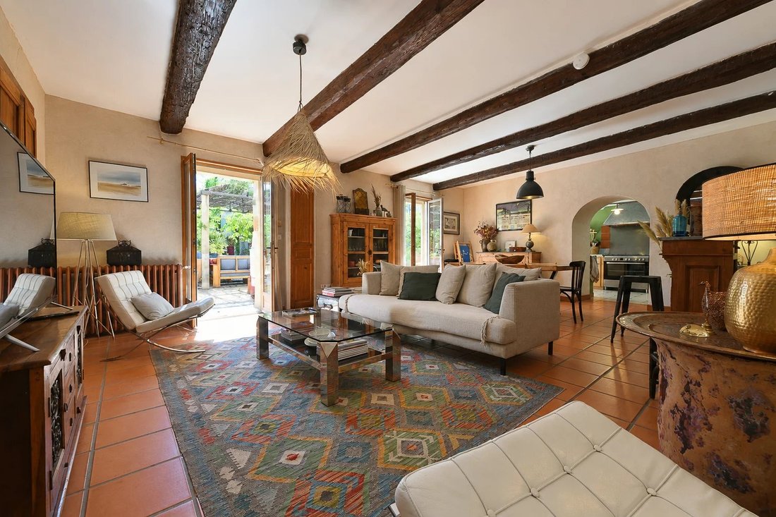 Estate in Uzès, Occitania, France 2 - 18904321