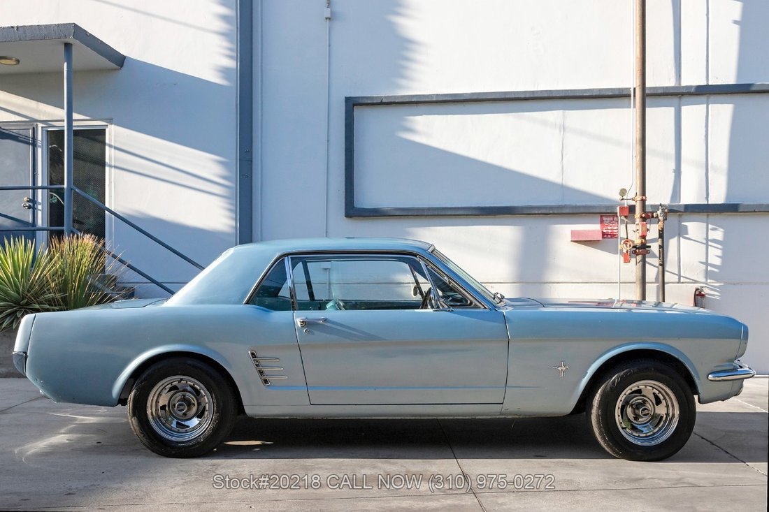 Ford Mustang in Los Angeles, CA 5 - 18904136