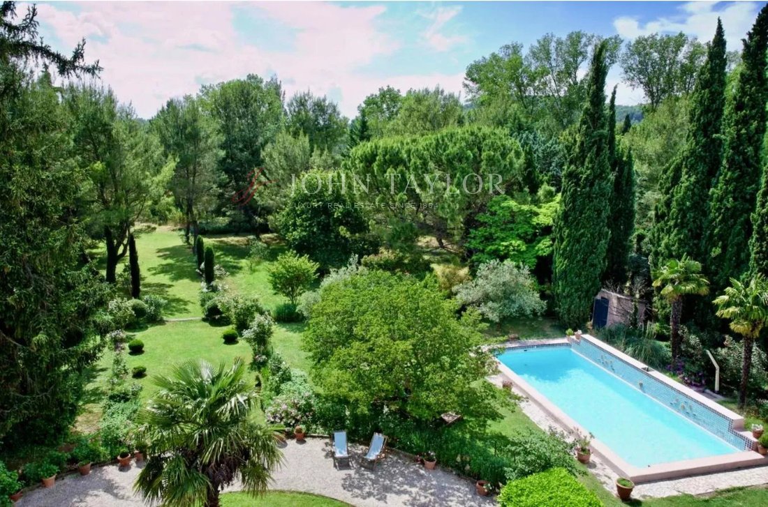 House in Orgon, Provence-Alpes-Côte d'Azur, France 3 - 15723632