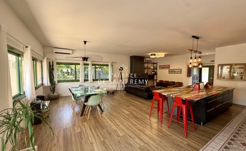 Apartment in Saint-Rémy-de-Provence, Provence-Alpes-Côte d'Azur, France 1
