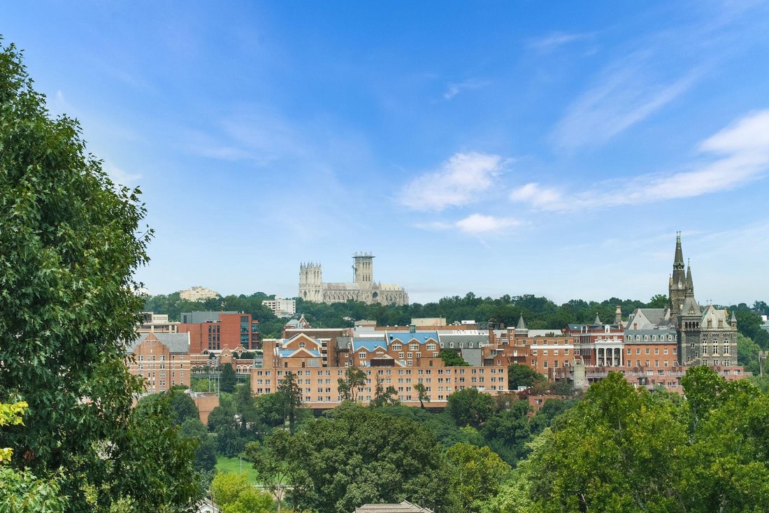 Arlington, Virginia, United States 3 - 18904054