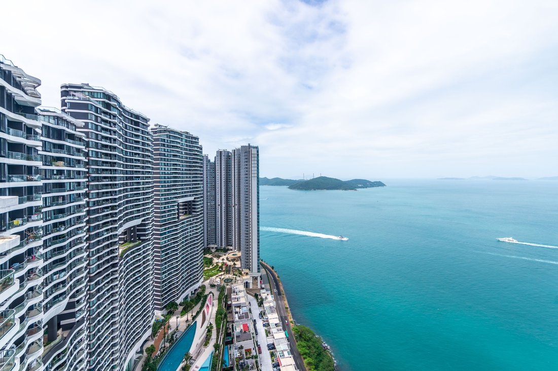 Apartment in Pokfulam, Hong Kong 1 - 18904486
