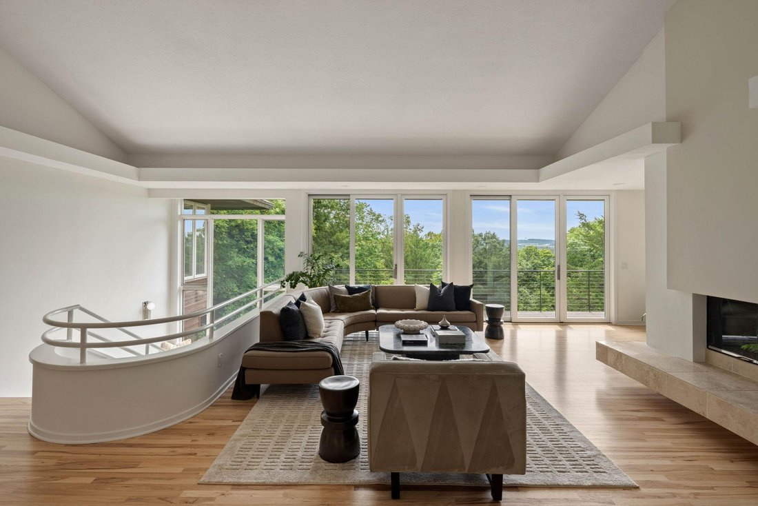 House in Chanhassen, Minnesota, United States 1 - 18904475