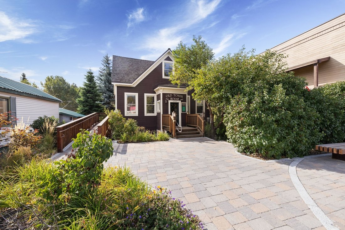 Truckee, California, United States 1 - 18904493