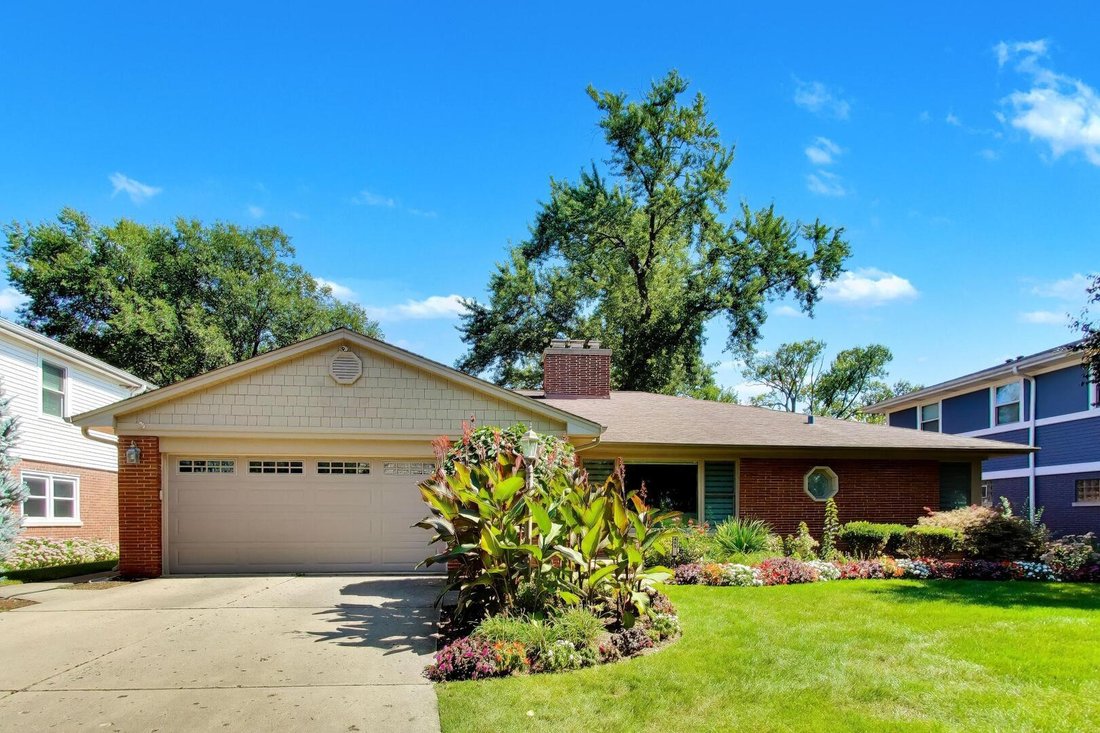 House in Mount Prospect, Illinois, United States 2 - 18904566
