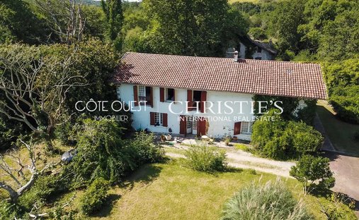 Villa in Ascain, Nouvelle-Aquitaine, France 1