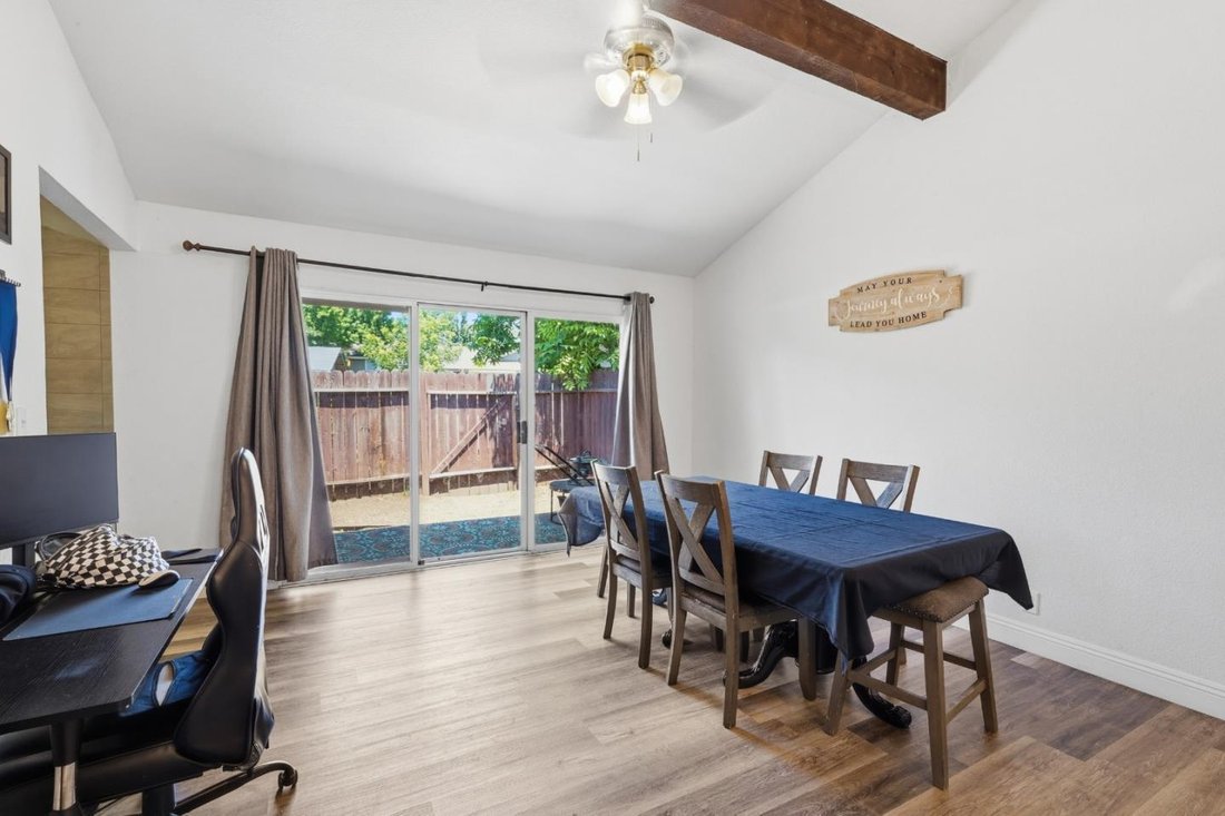 Citrus Heights, California, United States 5 - 18904581