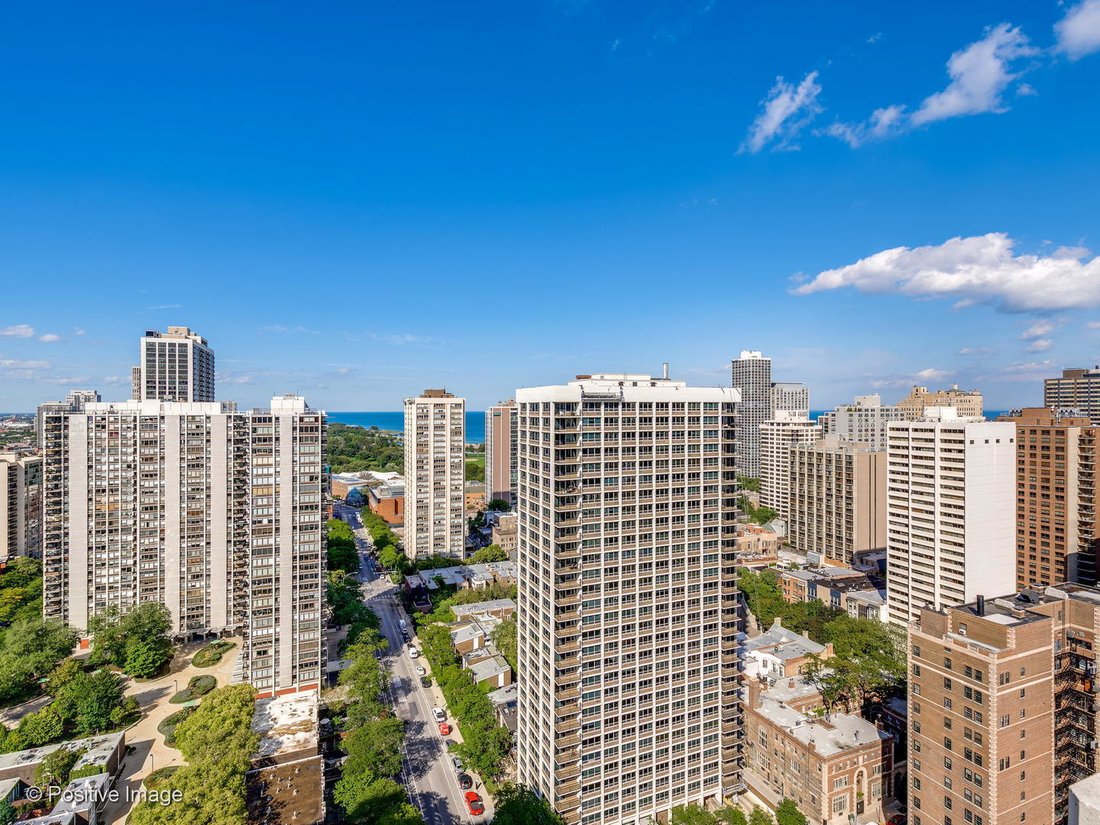 Condo in Chicago, Illinois, United States 3 - 18894657