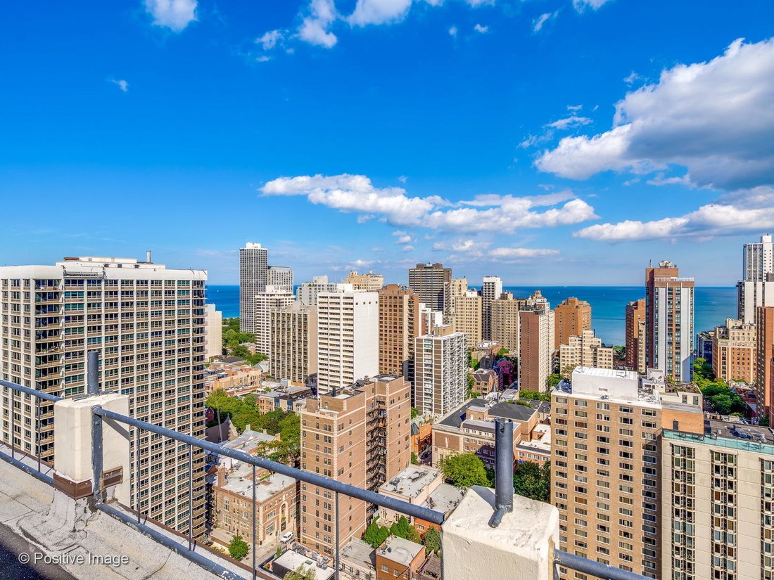 Condo in Chicago, Illinois, United States 2 - 18894657