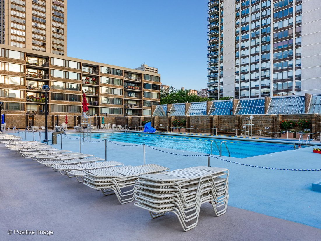 Condo in Chicago, Illinois, United States 5 - 18894657