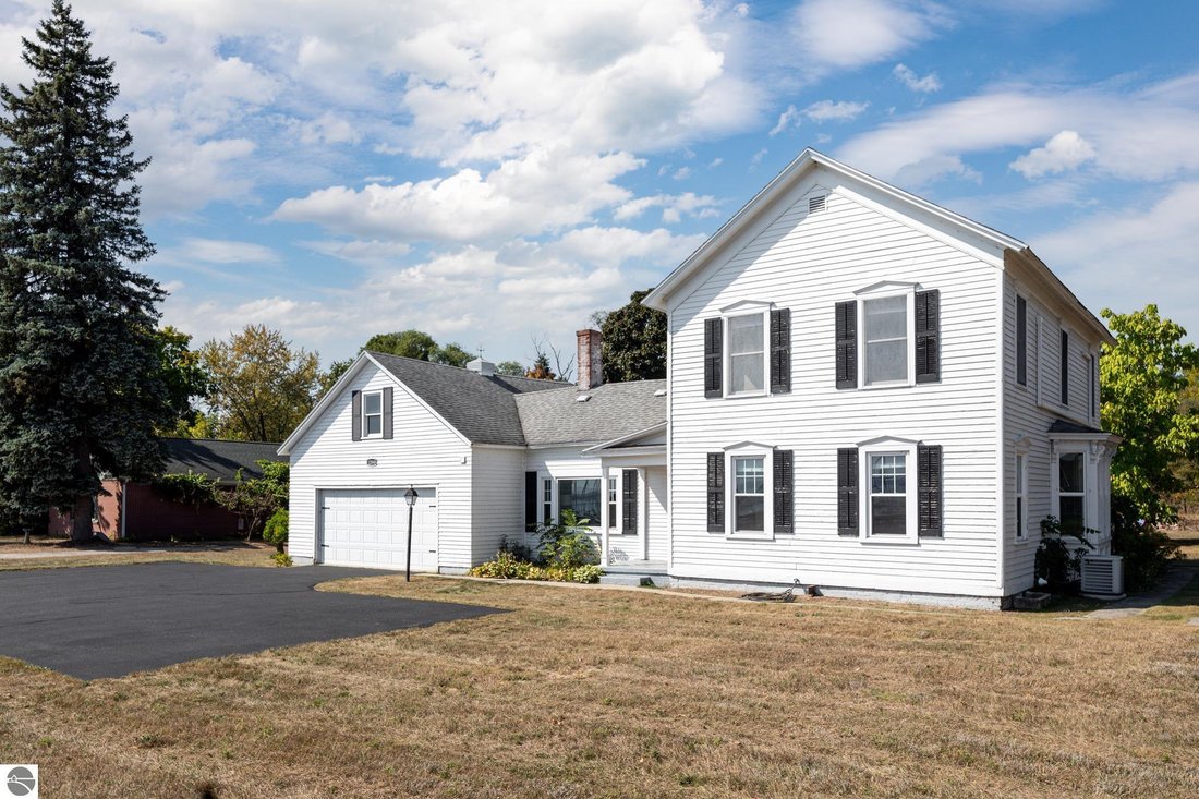 House in Garfield Township, Michigan, United States 4 - 18904634