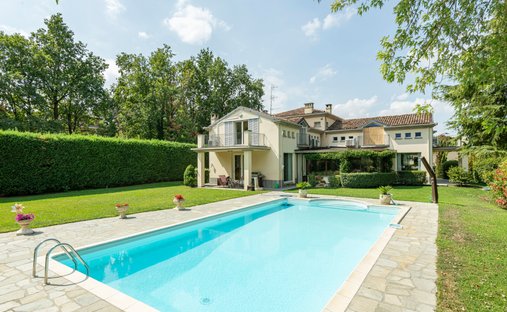 Casa de Campo en Casteggio, Lombardía, Italia 1