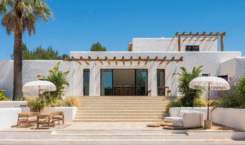 Villa in Santa Eularia des Riu, Balearic Islands, Spain 1