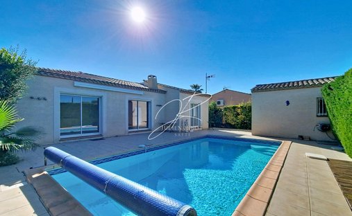 House in Sauvian, Occitania, France 1