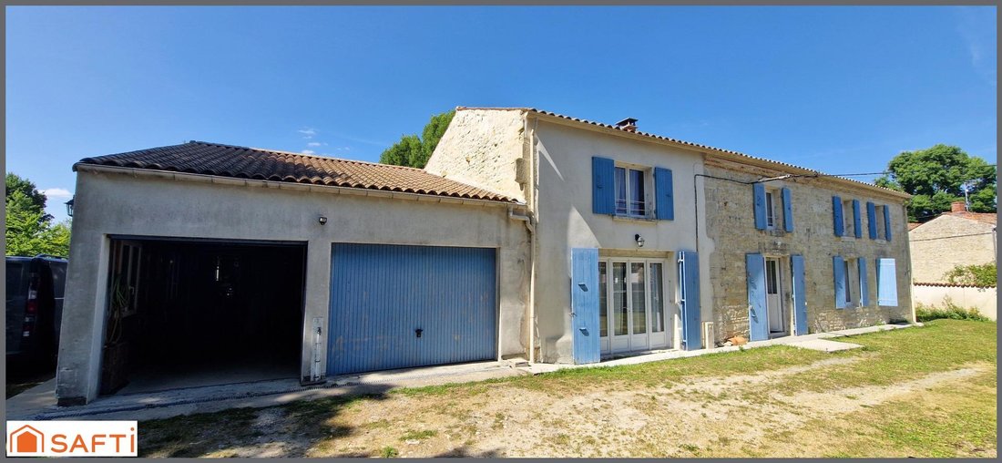 House in Vouhe, Nouvelle-Aquitaine, France 1 - 17332792