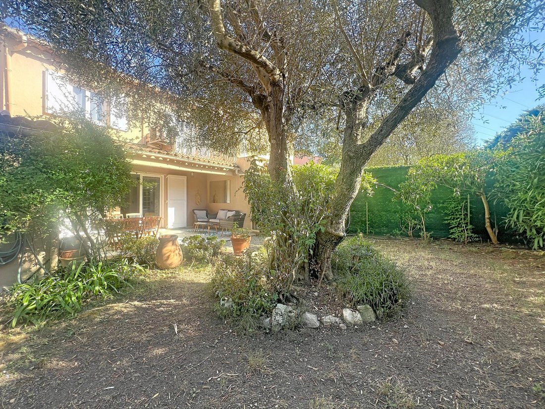 Casa a Mougins, Provenza-Alpi-Costa Azzurra, Francia 1 - 18905273