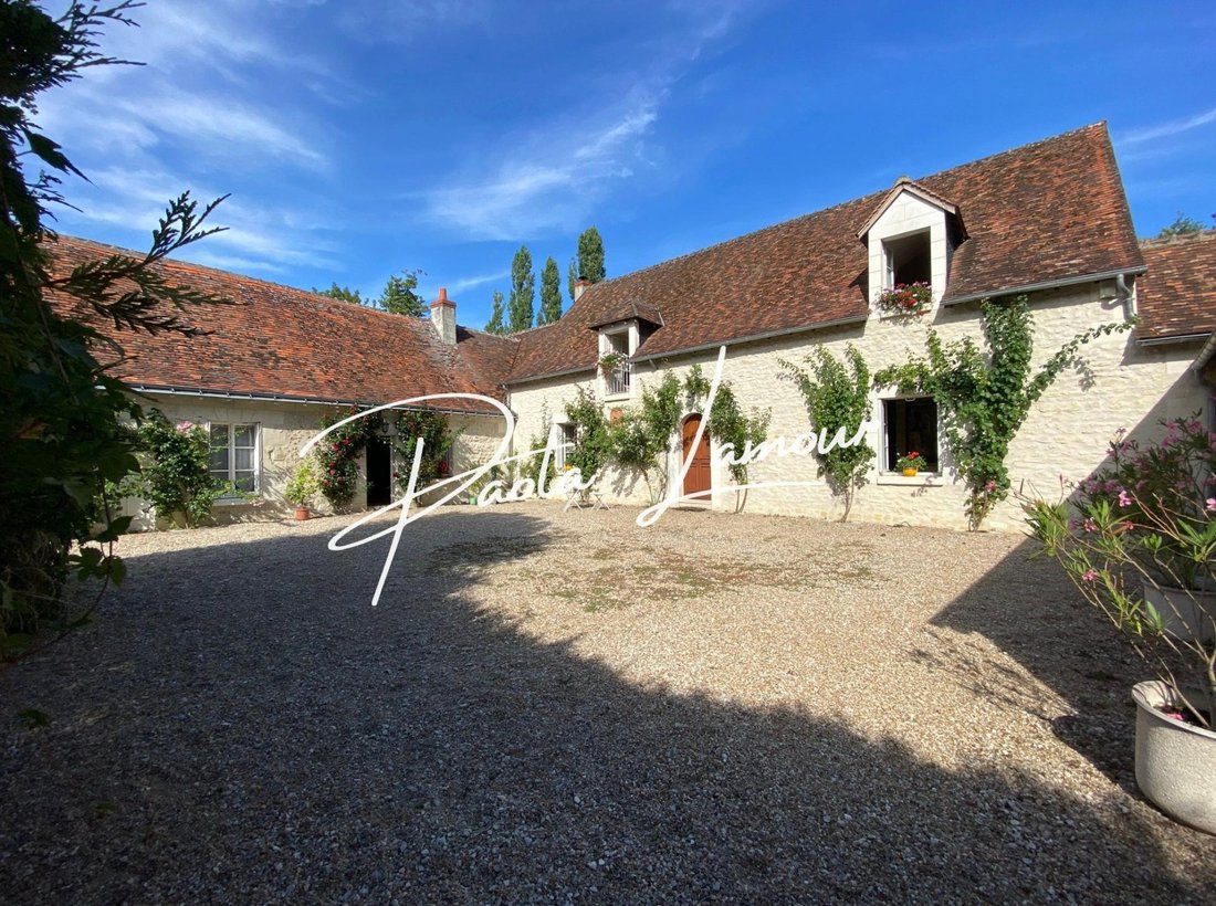 Casa a Saint-Jean-Saint-Germain, Centro-Val della Loira, Francia 2 - 18905203