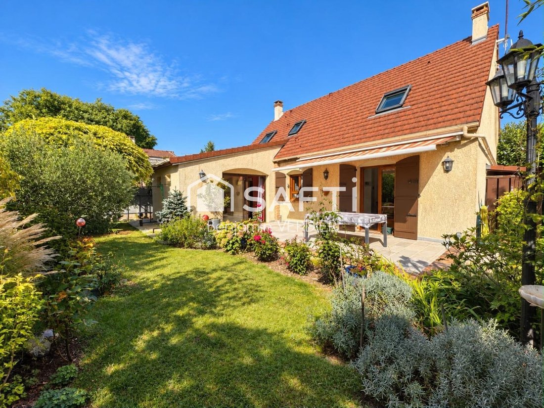 House in Guerard, Ile-de-France, France 1 - 18905226