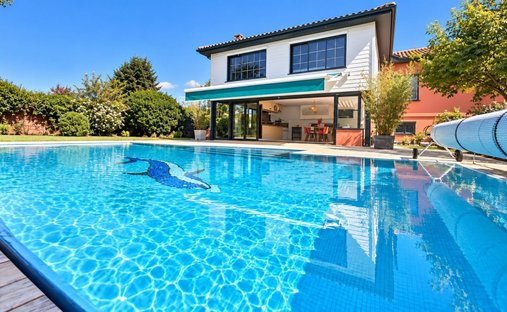 House in Ludon-Medoc, Nouvelle-Aquitaine, France 1