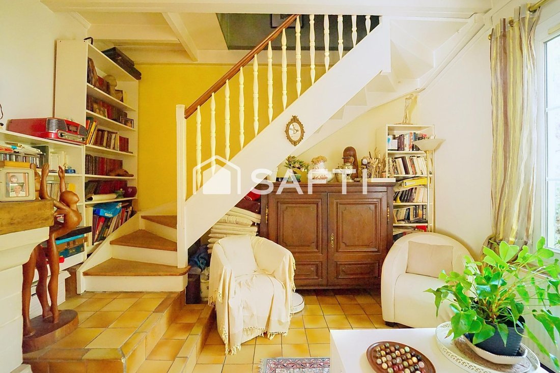 House in Fontenay-sous-Bois, Ile-de-France, France 4 - 18210695