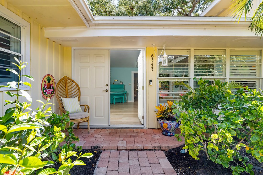 Sarasota, Florida, United States 5 - 18905071